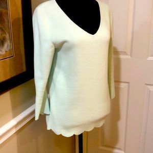Scalloped V Neck Mint Sweater Talbots 3 /4 Sleeve, Excellent Condition.